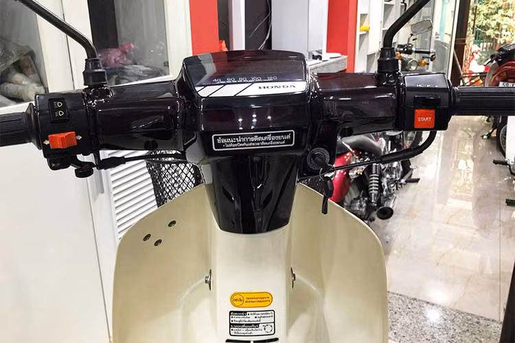 Những chiếc xe này còn xuất hiện tại các cửa hàng bán xe nhập khẩu cho tới năm 2002, dù cho Honda Việt Nam đã sản xuất chiếc Super Dream có kết cấu y hệt từ năm 1998. Theo những người chơi Dream có kinh nghiệm, những chiếc Dream II trong giai đoạn gần năm 2002 với đầu máy 51 rất được dân chơi ưa chuộng do chúng đa số đều còn rất mới.