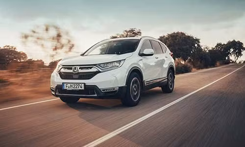 Cùng với phiên bản hybrid, Honda CR-V 2019 bản thường cũng được trình làng tại triển lãm lần này với bản tùy chọn 7 chỗ. Với ngoại nội thất đều được nâng cấp và tích hợp hàng loạt công nghệ mới tiên tiến, Honda CR-V 2019 chắc chắn sẽ làm hài lòng các khách hàng tại châu Âu.