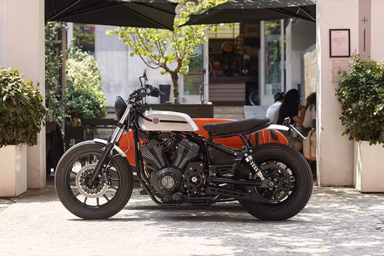 Đây được đánh giá là một chiếc xe vừa độc đáo vừa không mất đi sự nguyên bản vốn có của Yamaha XV950. Được biết hãng độ này cũng đang sãn sàng chờ khách đặt mua để sản xuất những chiếc tiếp theo.