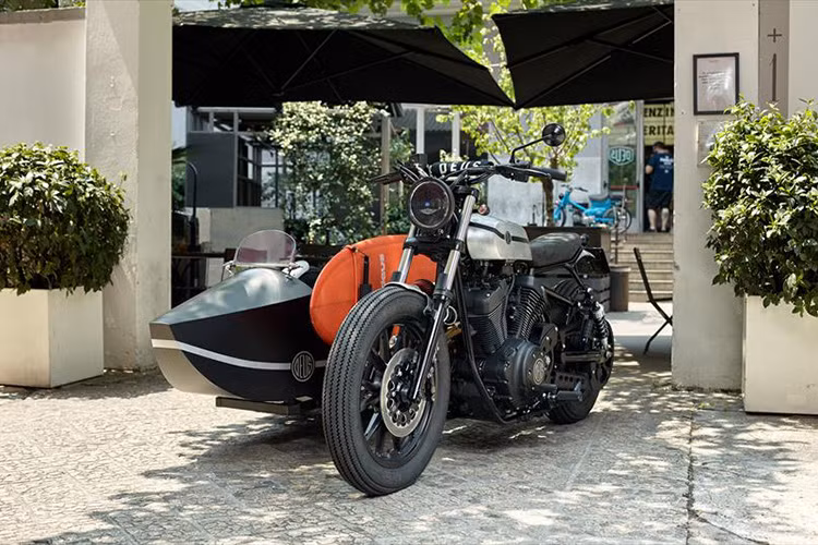 Về cơ bản, thiết kế của Deus X Yamaha XV950 ‘D-Side’ khá đơn giản, lấy cảm hứng từ những chiếc thuyền buồm cổ thanh lịch.