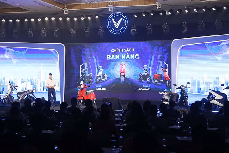 Xe may dien Vinfast tu 22 trieu dong, lan banh 200 km/lan sac