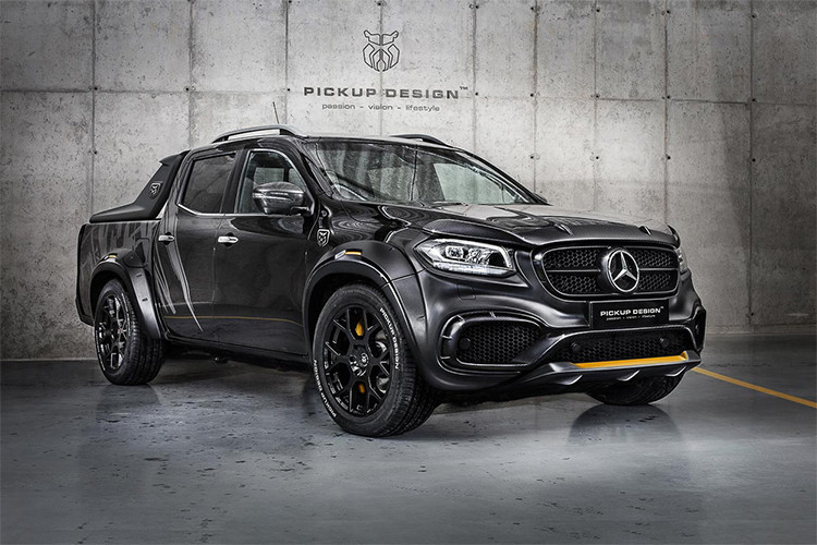 Đối với những ai chê mẫu xe bán tải Mercedes X-Class vẫn còn chưa mạnh mẽ hay đủ "nhiệt", gói độ trị giá từ 17.000 USD (khoảng 387 triệu đồng) của thương hiệu Carlex Design có thể giúp cải thiện ngoại hình của của dòng bán tải hạng sang này chất và cá tính hơn nhiều.