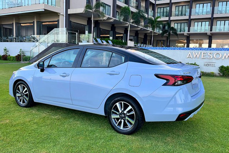 Trước đó, một số xe sedan Nissan Almera 2024 đã được phát hiện tại trung tâm kiểm định khí thải Hà Nội vào hồi tháng 6 năm nay. Hiện tại, đại lý cho biết Almera phiên bản hiện hành chỉ còn ít hàng và đang được khuyến mãi lớn. Do đó, việc Almera 2024 sắp có mặt trên thị trường là một khả năng hoàn toàn hợp lý.