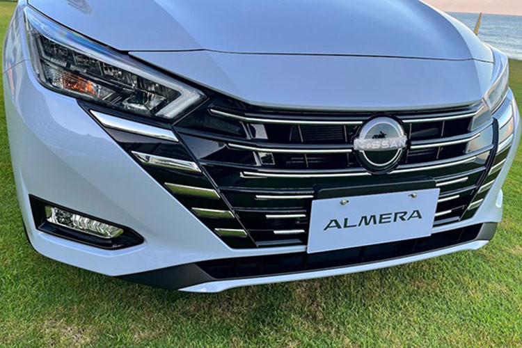 Theo thông tin từ các tư vấn bán hàng, Almera 2024 sẽ tiếp tục được nhập khẩu từ Thái Lan giống như các phiên bản trước đó. Ngoài ra, các thay đổi đáng chú ý trên mẫu xe này cũng được hé lộ sớm, đặc biệt là về trang bị và thiết kế.