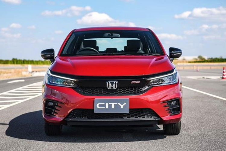 Honda City thế hệ mới xuất hiện vào đầu năm 2021 đã khiến mẫu xe này đạt được doanh số bán hàng khá ấn tượng trong những tháng đầu năm 2021. Tuy nhiên, trong tháng 4 và tháng 5, Honda City lại có xu hướng tụt dốc và không còn nằm trong Top 10. Tuy nhiên, bước sang tháng 6, doanh số Honda City đạt 802 xe, tăng 37% so với tháng trước.