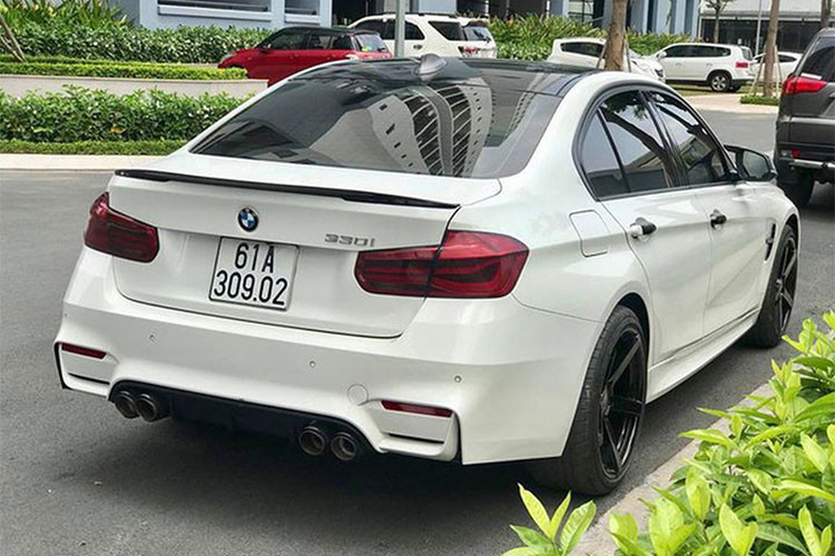 Bên cạnh việc thay thế bodykit M3 Performance, chủ xe thường phải độ thêm bộ mâm đúc thể thao và mâm lốp cỡ lớn để hoàn thiện ngoại hình, do đó chi phí toàn bộ khi độ một chiếc BMW 3-Series có thể lên đến hàng trăm triệu đồng, tùy vào nguồn gốc xuất xứ của các món đồ độ thêm.