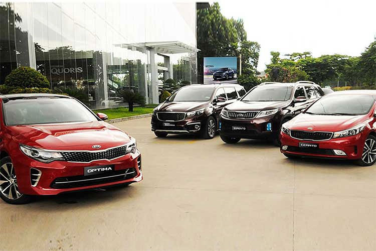 Mẫu xe sedan Kia Optima từng thường xuyên đứng trong top xe bán chậm nhất tháng. Do nằm trong phân khúc có nhu cầu không quá cao, cùng với việc đã có "mẫu xe hot" Toyota Camry án ngữ trong phân khúc, nên Kia Optima vẫn chỉ có doanh số lẹt đẹt. Nó chỉ đạt doanh số 12 xe bán ra trong tháng 8/2018 vừa qua.