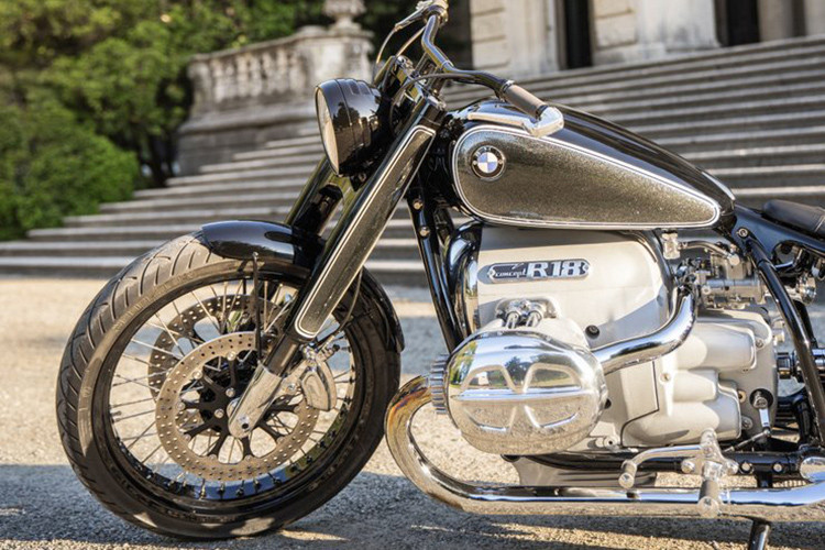 Trái tim của BMW R18 sẽ là khối động cơ Boxer 1.800cc 2 xi-lanh hoàn toàn mới, gợi nhớ tới động cơ 2 xi-lanh phẳng mà thương hiệu BMW Motorrad đã sử dụng trên xe mô tô cho đến cuối những năm 1960.