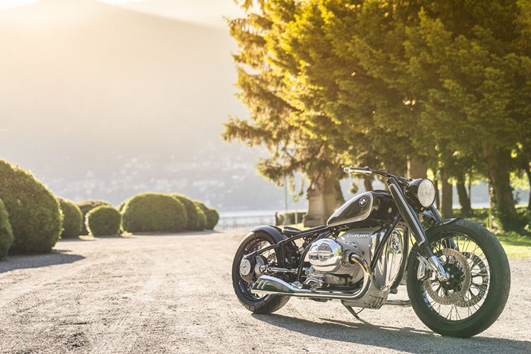 BMW không đề cập đến các thông số kỹ thuật của R18 Concept nhưng hãng cho biết động cơ và hộp số của xe đều được làm từ nhôm hạt bi thủy tinh, kết hợp với các thành phần nhôm đánh bóng thủ công sáng bóng như bảo vệ vành đai và các nắp van.