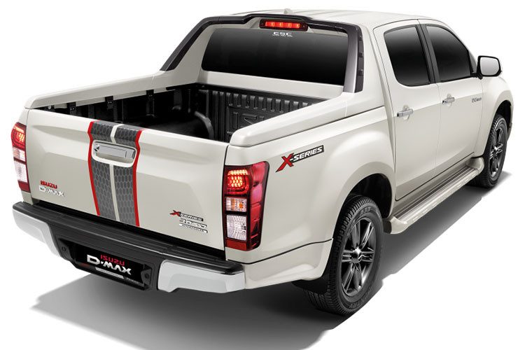Bán tải Isuzu D-Max X-Series 2018 sẽ có tùy chọn động cơ tăng áp dầu 4JK1-TCX, dung tích 2.5 lít sản sinh 134 mã lực và 320 Nm, cũng như động cơ 4JJ1-TCX, dung tích 3.0 lít lớn hơn sản xuất 174 mã lực và 380 Nm. Cả hai động cơ đều được ghép cặp với một hộp số tự động 5 cấp.