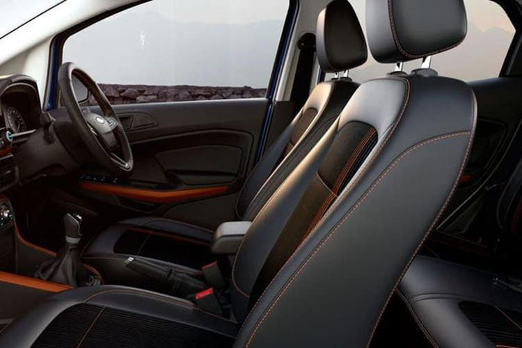 Về truyền động, Ford EcoSport Thunder Edition được cung cấp động cơ xăng TiVCT 1.5L 3 xi-lanh 121 mã lực, cho mức tiêu thụ nhiên liệu 17 km/l, hoặc máy dầu diesel 1.5L TDCi mạnh 98 mã lực với mức tiêu thụ nhiên liệu 23 km/l. Hộp số sàn 5 cấp là tiêu chuẩn.