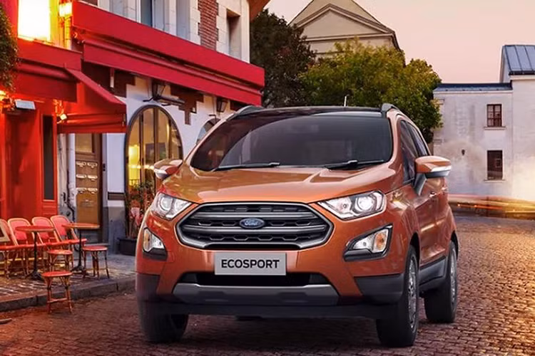 Được biết, Ford sẽ sớm thay thế EcoSport tại Ấn Độ bằng một chiếc SUV hoàn toàn mới được hợp tác phát triển với Mahindra, tuy nhiên, mẫu xe kế nhiệm này sẽ phải đợi ít nhất 1 năm nữa mới được ra mắt. Tại thị trường Ấn Độ, EcoSport được xem là đối thủ của Suzuki Glanza 2019.