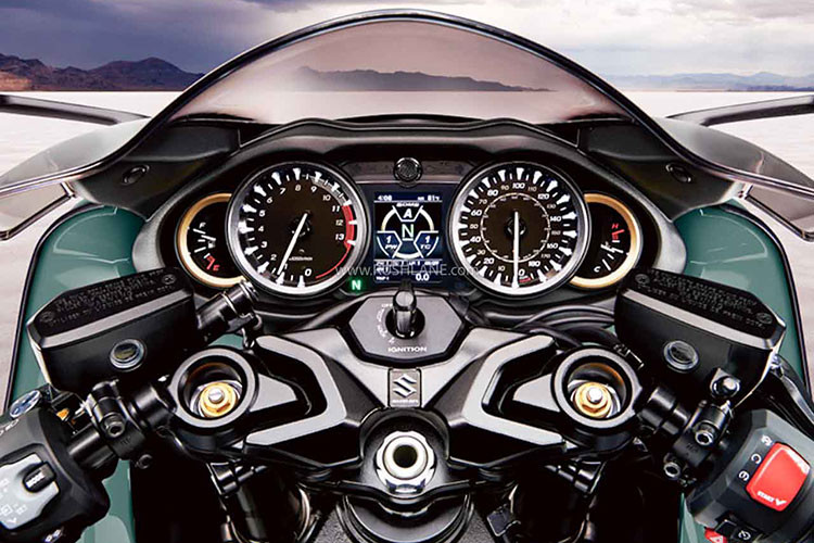 Về hệ thống treo, xe được trang bị bộ giảm xóc hành trình ngược KYB có thể điều chỉnh hoàn toàn ở phía trước, trong khi phía sau là bộ giảm xóc đơn có khả năng điều chỉnh tải trước.