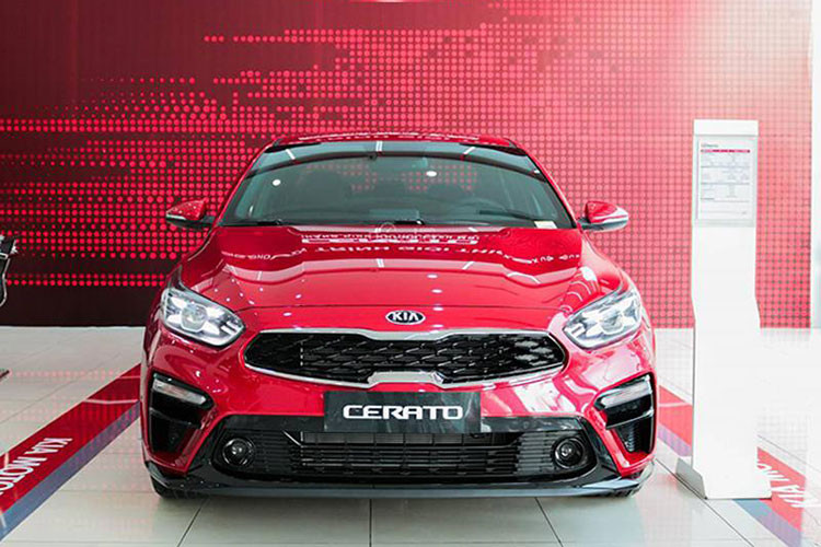 Kia Cerato tai Viet Nam giam gia manh, 