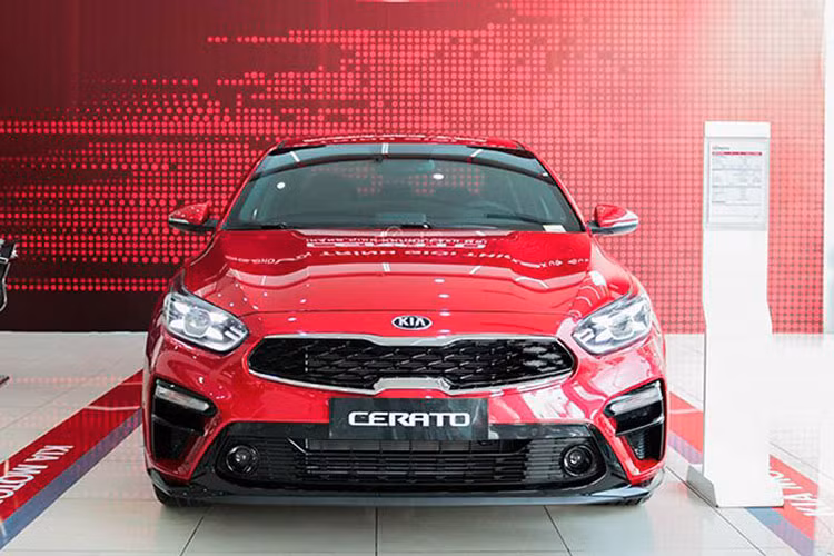 Kia Cerato tai Viet Nam giam gia manh, 
