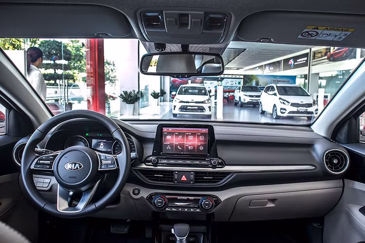 Kia Cerato tai Viet Nam giam gia manh, 