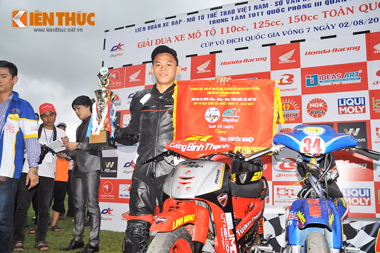Kết quả chung cuộc, phần thắng thuộc về các tay đua Nguyễn Vĩnh Phú, Nguyễn Thái Duy Luân và Đoàn Trường Lợi. Chặng 8 giải đua môtô 110, 125 và 150 cc toàn quốc sẽ diễn ra ở TP HCM vào tháng 12 tới.