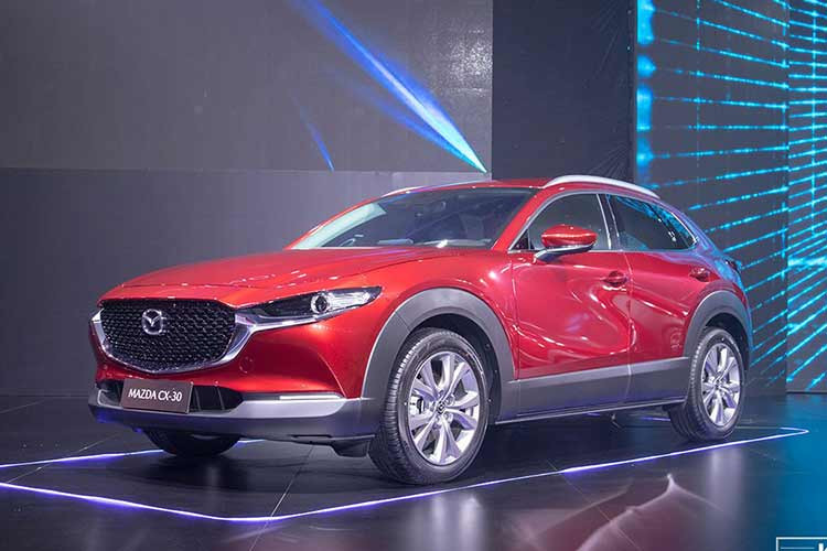 Mazda CX-30 là mẫu SUV cỡ B tiếp theo tăng trưởng doanh số. Trong tháng 9 vừa qua, mẫu xe này đạt doanh số 144 xe, tăng 176,9%. Có được kết quả này có lẽ là nhờ việc Mazda điều chỉnh giá bán của CX-30 trong tháng 9/2023 xuống còn 664 triệu đồng ở bản 2.0 Luxury và 704 triệu đồng ở bản 2.0 Premium, cùng giảm 45 triệu đồng so với trước.