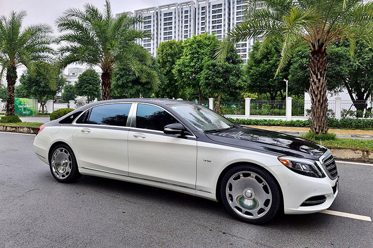 Mức giá xe Mercedes-Maybach S600 trong bài viết này được xem là khá "mềm" bởi ngoại hình xe còn khá mới và nó được chủ nhân sử dụng khoảng hơn 5 năm. Xe chào bán trên sàn xe cũ với giá hơn tỷ. Như vậy nếu tính mức giá sau thuế tiêu thụ đặc biệt từ tháng 7/2016, chủ nhân của xe chịu lỗ tới hơn 8 tỷ đồng cho chiếc xe này.