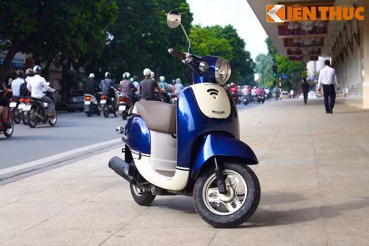 Giorno được trang bị khối động cơ 4 kỳ, xi-lanh đơn SOHC có phun xăng điện tử PGM-FI và làm mát bằng gió. Công suất của xe khá khiêm tốn ở mức 4,9 mã lực và mô-men xoắn cực đại 3,7 Nm. Phiên bản mới tích hợp thêm công nghệ Idling Stop, giúp xe tự động ngắt động cơ khi dừng.