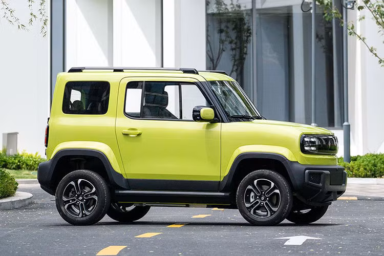 Theo công bố của nhà sản xuất, giá xe Baojun Yep 2023 sẽ bán ra từ 79.800 nhân dân tệ (khoảng 265 triệu đồng) đối với phiên bản tiêu chuẩn và 89.800 nhân dân tệ (tương đương 297 triệu đồng) với bản cao cấp nhất.