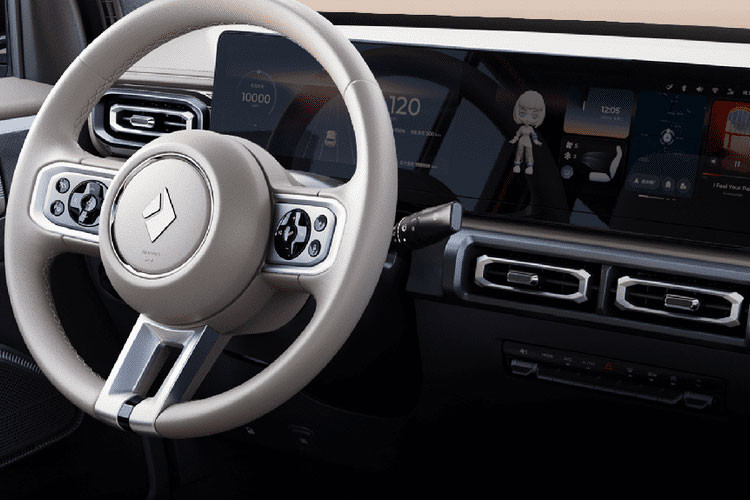 Không gian nội thất Baojun Yep được thiết kế khá đơn giản nhưng hiện đại, với điểm nhấn là cặp màn hình 10,25 inch chứa bảng đồng hồ lái và hệ thống thông tin giải trí. Bên cạnh đó, xe còn được trang bị camera 360 độ. Không gian hành lý của mẫu mini-SUV này có thể lên tới 715 lít khi gập hàng ghế sau.