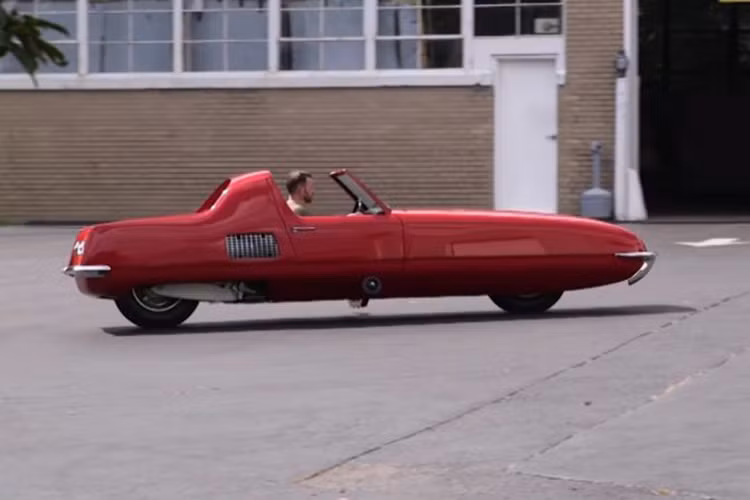 Tuy nhiên, việc được thấy Gyro-X vẫn tồn tại đến hiện tại và được lái ở tốc độ chậm là cũng đủ kinh ngạc nhất, đặc biệt là khi ạn biết rằng nó đã 52 tuổi. Nó đã bị lãng quên một thời gian ở giai đoạn đầu 1970, rồi một người chủ mới đã bổ sung thêm một bánh xe thứ 3 trong giữa năm 1970 để nó thể được cấp phép lái ở California.