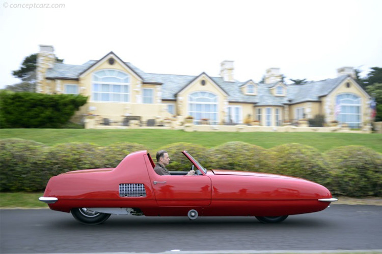 Thời điểm mới ra mắt, có thông tin cho biết rằng Gyro-X có thể đạt tốc độ tối đa 200 km/h chỉ bằng động cơ 80 mã lực lấy từ một chiếc Mini Cooper S. Một số dự đoán tương lai thời đó nghĩ rằng năng lượng động lực tích trữ ở con quay mà giữ chiếc xe đứng thẳng có thể được phục hồi và sử dụng làm công suất bổ sung.