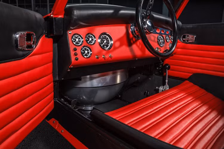 Mặc cho những lời khẳng định trên tạp chí Science and Mechanics rằng Gyro-X “không thể nào bị trượt hoặc lật,” “có thể đổ góc 40 độ” và nó sẽ có thể chạm tốc độ 200 km/h, thực tế là chiếc xe đặc biệt này bắt đầu trở nên bất ổn định ở tốc độ khoảng 112 km/h và cần phát triển thêm nữa để có thể sử dụng an toàn ở tốc độ xe ôtô thông thường.