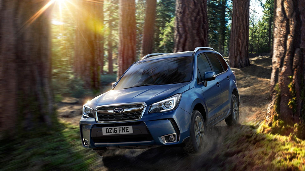 Subaru Forester có mức giá khởi điểm là 21.795 USD với phiên bản tiêu chuẩn 2.0i. Ở biến thể Limited cao cấp hơn, xe được trang bị ghế bọc da, hệ thống kiểm soát khí hậu tự động đi kèm mức giá 26.295 USD. Bên cạnh hệ dẫn động 4 bánh, tính năng tùy chỉnh khoảng sáng gầm xe giúp tăng cường khả năng off-road cũng là điểm “ăn tiền” của chiếc SUV này.