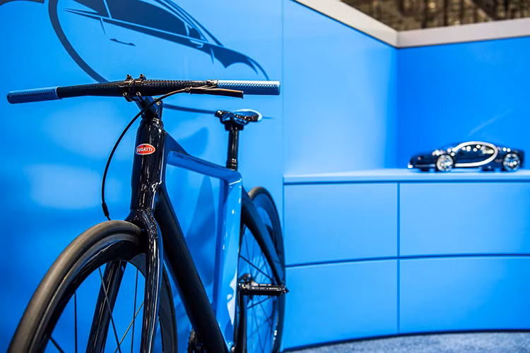 PG Bugatti cho biết chỉ sản xuất 677 chiếc xe đạp này trên toàn cầu với giá bán mỗi chiếc lên tới 40.000 USD (tương đương 911 triệu đồng). Như vậy chiếc xe đạp PG Bugatti không chỉ là chiếc xe đạp fixie nhẹ nhất thế giới mà có lẽ còn là chiếc fixie đắt nhất thế giới.