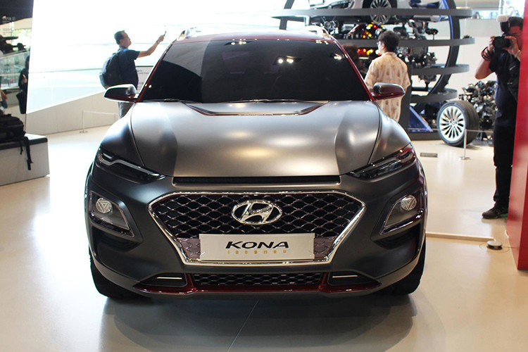 Trên phiên bản này, xe vẫn sở hữu diện mạo thể thao và hiện đại được thiết kế theo ngôn ngữ “Cascading Grille”. Xe có kích thước dài x rộng x cao lần lượt là 4.165 x 1.800 x 1.550mm, cùng chiều dài cơ sở 2.600 mm.