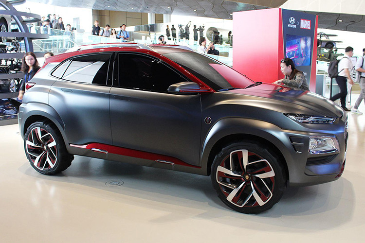 Hyundai Kona Iron Man Edition 2019 phiên bản đặc biệt được trang bị ngoại hình với màu sơn đặc trưng và các chi tiết ngoại thất mang phong cách giống với bộ giáp của Người Sắt.