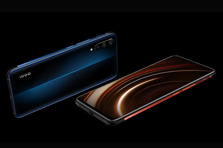 Chưa dừng lại ở đó, nó cũng đi kèm công nghệ 4D Game Shock 2.0, bảo vệ mắt Bluelight, tăng tốc cảm ứng, chế độ chơi game chuyên dụng, DC Dinkle, Dark Mode với việc hỗ trợ 300 ứng dụng khác nhau và phím trợ lý chuyên dụng để kích hoạt trợ lý ảo Jovi. Ngoài ra, máy còn có jack cắm tai nghe 3.5mm và dùng cổng USB Type-C.