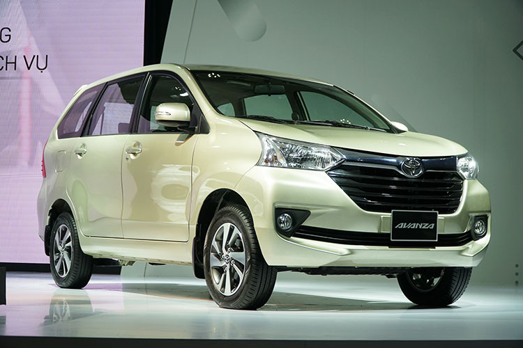 Toyota Việt Nam vừa chính thức ra mắt 3 mẫu xe nhập khẩu miễn thuế hoàn toàn mới của mình từ thị trường Indonesia. Đáng chú ý, mẫu xe MPV Toyota Avanza từng được đưa về Việt Nam thăm dò từ khá sớm - từ Triển lãm VMS 2009 đã trưng bày mẫu xe này và quay trở lại vào năm 2017, nhưng đến nay mới chính thức nhập khẩu và phân phối.