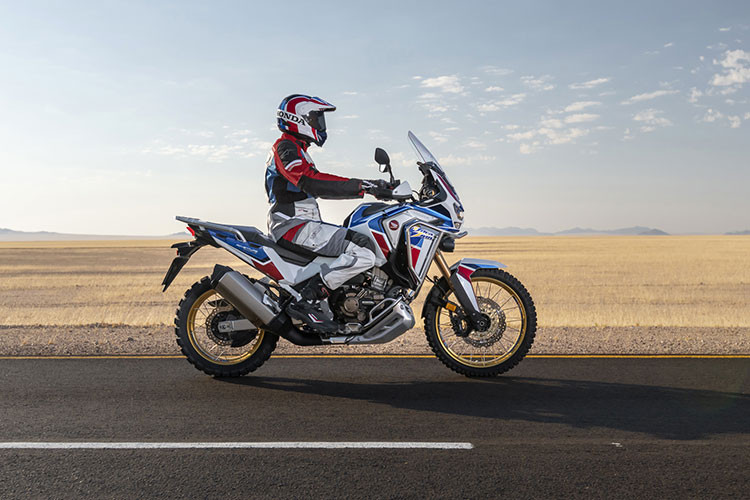 Africa Twin với hai phiên bản dự kiến sẽ được bán chính thức tại hệ thống Cửa hàng xe Phân khối lớn Honda trên toàn quốc vào ngày 22/6/2021 với chế độ bảo hành 2 năm, không giới hạn km. Giá xe Honda Africa Twin 2021 tại Việt Nam bán ra từ 589,9 triệu đồng cho phiên bản tiêu chuẩn, 689,9 triệu đồng cho phiên bản Adventure Sport.