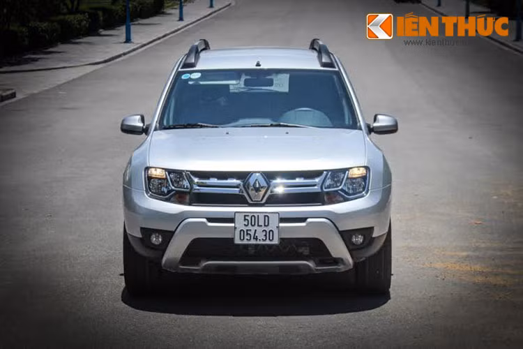 Duster là mẫu xe SUV hiệu suất cao và đã từng nhận được nhiều giải thưởng tại Nga, Nam Mỹ và Ấn Độ với khả năng vượt mọi địa hình. Từ khi được trình làng lần đầu tiên vào năm 2010 đã có hơn 700.000 xe Duster được giao đến khách hàng.