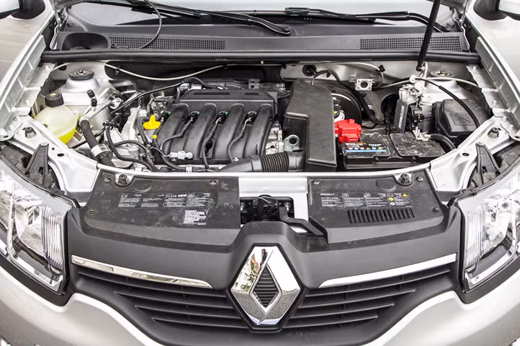  Hệ khung gầm của Duster khá chắc chắn, hệ thống giảm sóc cũng hoạt động rất hiệu quả tạo nên một cảm giác êm ái cho người lái khi vận hành. Cùng với khả năng cách âm khá tốt. Ngoài ra, chế độ Eco còn giúp tối ưu hoá việc tiêu thụ nhiên liệu khi vận hành đường trường hay trên cao tốc.