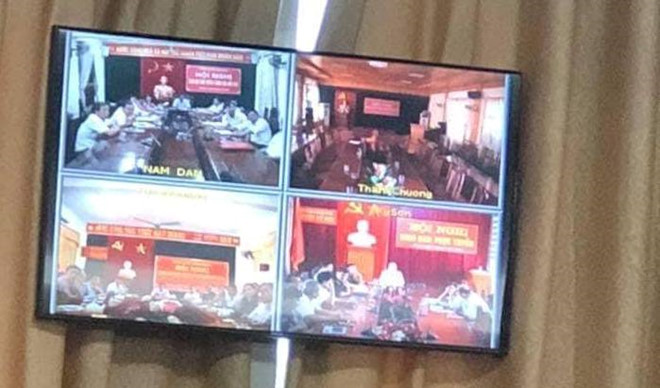 Chủ tịch tỉnh Nghệ An đang phát biểu thì các cán bộ huyện Thanh Chương đã rời phòng làm việc. Ảnh: Chụp màn hình.