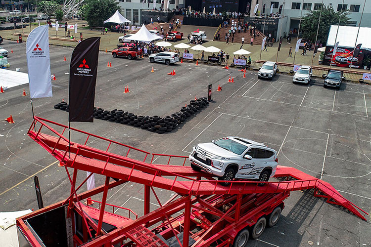 “Mitsubishi Experience Day” – trai nghiem xe Mitsubishi tai Ha Noi-Hinh-2