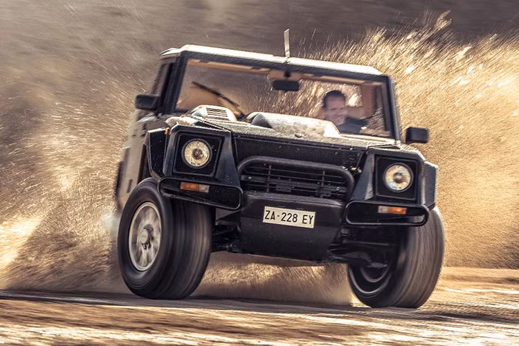 Ngoài ra, hãng xe Italy còn được đồn đoán sẽ sản xuất thêm một siêu sedan. Tuy nhiên, những thông tin này đều chỉ ở mức đồn đoán. Bởi Lamborghini không quá nhiều tiềm lực để phát triển thêm một siêu xe, bên cạnh các dòng Aventador, Hurracan và Urus hiện nay.