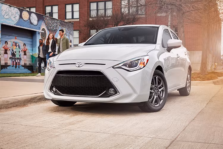 Toyota vừa trình làng model mới trong phân khúc sedan hạng B tại Mỹ. Toyota Yaris 2019 mới với ba phiên bản L, LE, XLE cùng thiết kế mới mẻ. Mẫu xe này sẽ là đối thủ của Mazda2, Honda City hay Suzuki Ciaz.
