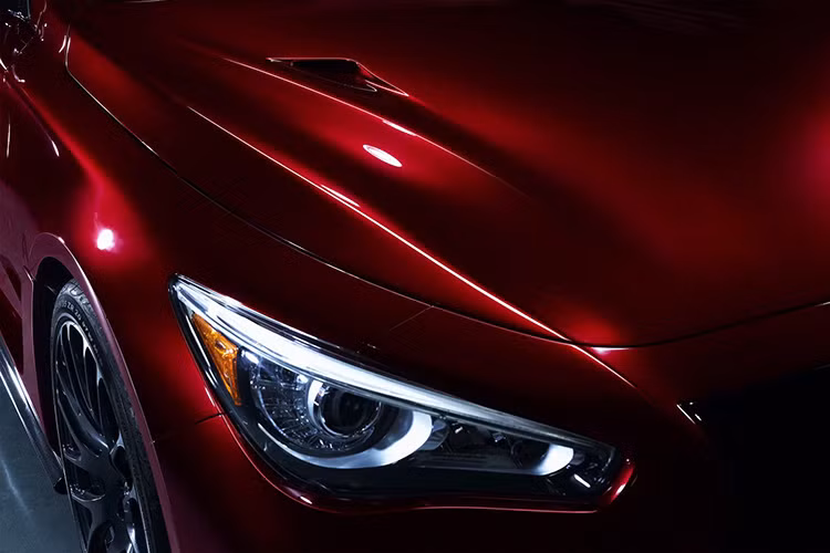 Bản concept của mẫu xe này được tạo ra bởi RML Group, công ty phụ trách các mẫu xe đua của Nissan tại giải British Touring Championship năm 1999 cũng như 2 “quái xế” Nissan Juke R và Juke R 2.0.