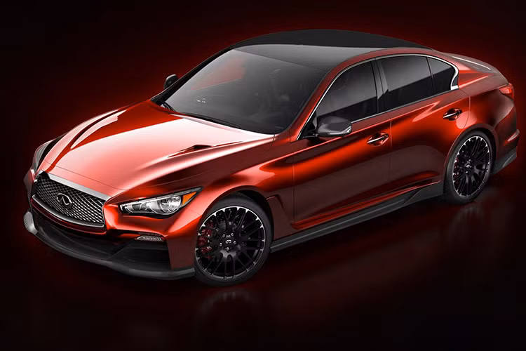 Với khối động cơ này, sức mạnh mà Infiniti Eau Rouge có được sẽ là 568 mã lực và mômen xoắn cực đại là 600 Nm. Con số này thậm chí còn cao hơn cả những chiếc Nissan GT-R tiêu chuẩn.