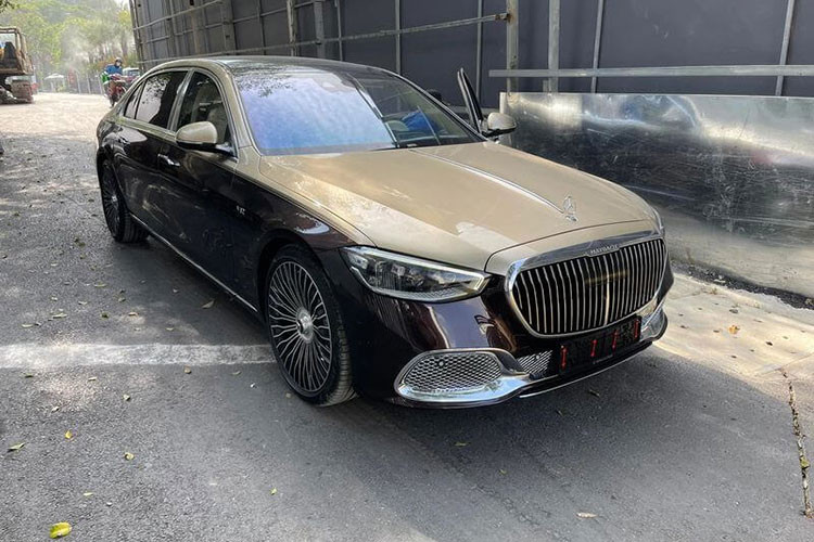 Trước mẫu xe siêu sang Mercedes-Maybach S680 2022 mới, hai "người anh em" là Mercedes-AMG G63 hay Mercedes-Maybach GLS600 chính hãng được chốt giá rẻ hơn thị trường ngoài từ 4 đến 6 tỷ đồng nhưng số lượng khách tại Việt Nam được nhận xe khá khiêm tốn.