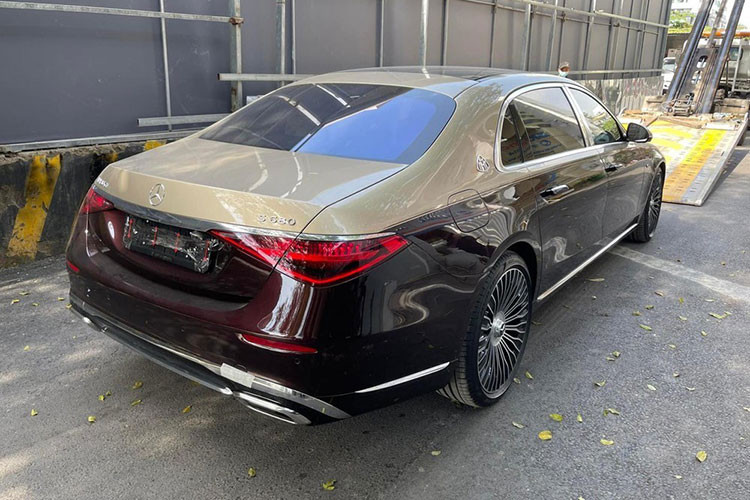 Dòng xe siêu sang Mercedes-Maybach S-Class thế hệ mới đã ra mắt được hơn 1 năm và đến nay, đại lý chính hãng mới đưa ra mức giá bán dự kiến dành cho phiên bản Mercedes-Maybach S680 siêu sang. Mẫu xe được các nhà giàu Việt hướng đến sở hữu vì được xem như trùm cuối của Mercedes-Maybach S-Class thế hệ mới.