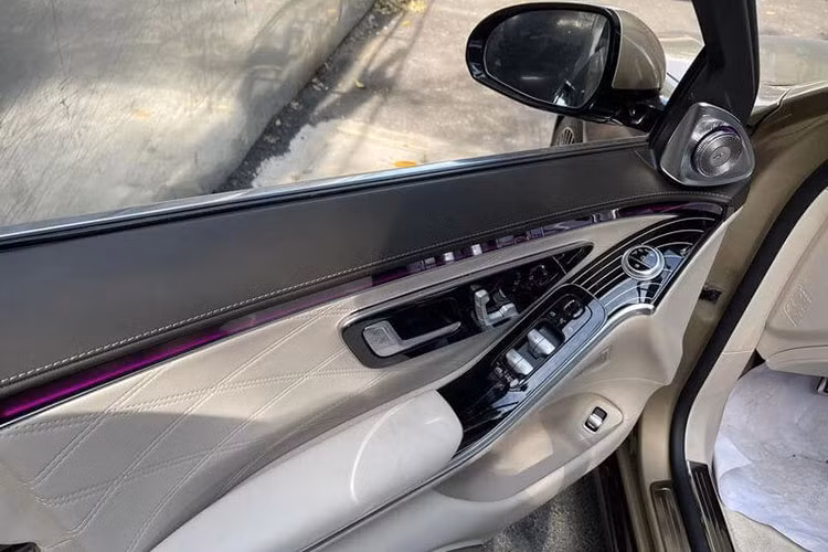 Trước đó, Mercedes-AMG G63 hay Mercedes-Maybach GLS600 chính hãng được chốt giá rẻ hơn thị trường nhập tư bên ngoài từ 4 đến 6 tỷ đồng nhưng số lượng khách nhận xe khá khiêm tốn. Nhiều khách hàng chia sẻ đặt mua xe G63 chính hãng nhưng hơn 1 năm sau chỉ nhận lại được thông báo trả cọc, không có xe để giao. Chính vì điều này mà nhiều khách có thể lo ngại Mercedes-Maybach S680 sẽ không có hàng.