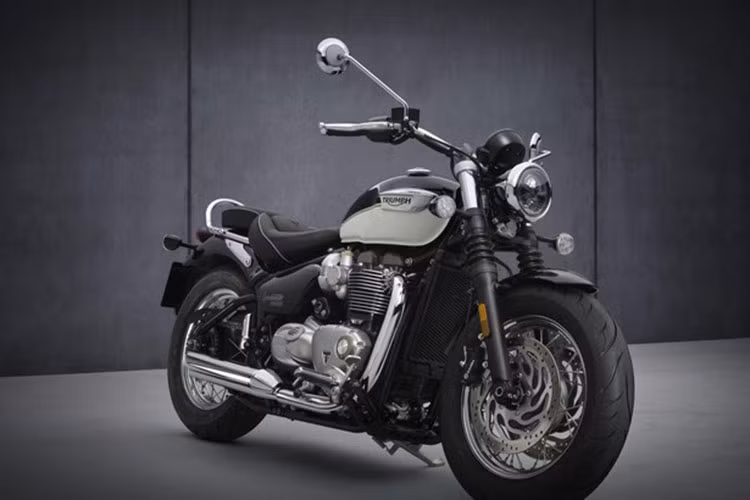 Thương hiệu xe Anh Quốc là Triumph vừa chính thức ra mắt phiên bản của mẫu cruiser cổ điển Triumph Bonneville Speedmaster 2021 mới cho thị trường Ấn Độ với một số thay đổi nhỏ về ngoại hình, bổ sung tùy chọn màu sắc và cải tiến động cơ.