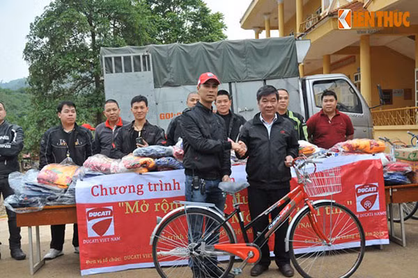 Choi moto Pkl tai Viet Nam, nhin tu nhung nguoi 