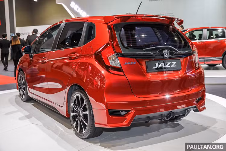Từng được hé lộ tại triển lãm Kuala Lumpur International Motor Show 2018, phiên bản của mẫu xe hatchback Honda Jazz Mugen mới đã vừa chính thức ra mắt tại thị trường Đông Nam Á, cụ thể là ở Malaysia. 